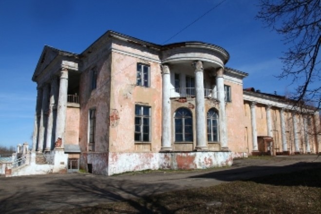 Городской Дом культуры (в прошлом - второй особняк Бурнаевых-Курочкиных).